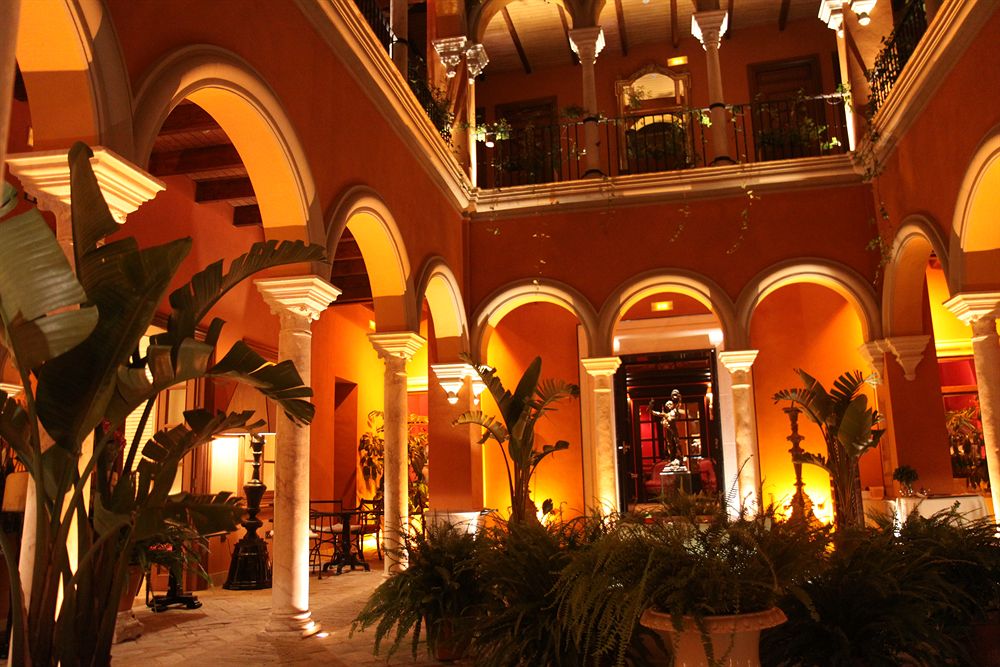 Hotel Casa Del Poeta image 1